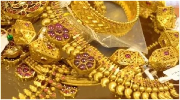 Businessman shot and 70 tolas of gold looted in Hazaribagh!