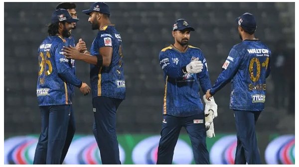 রেকর্ড গড়ে প্রথম জয়ের স্বাদ নিলো ঢাকা
